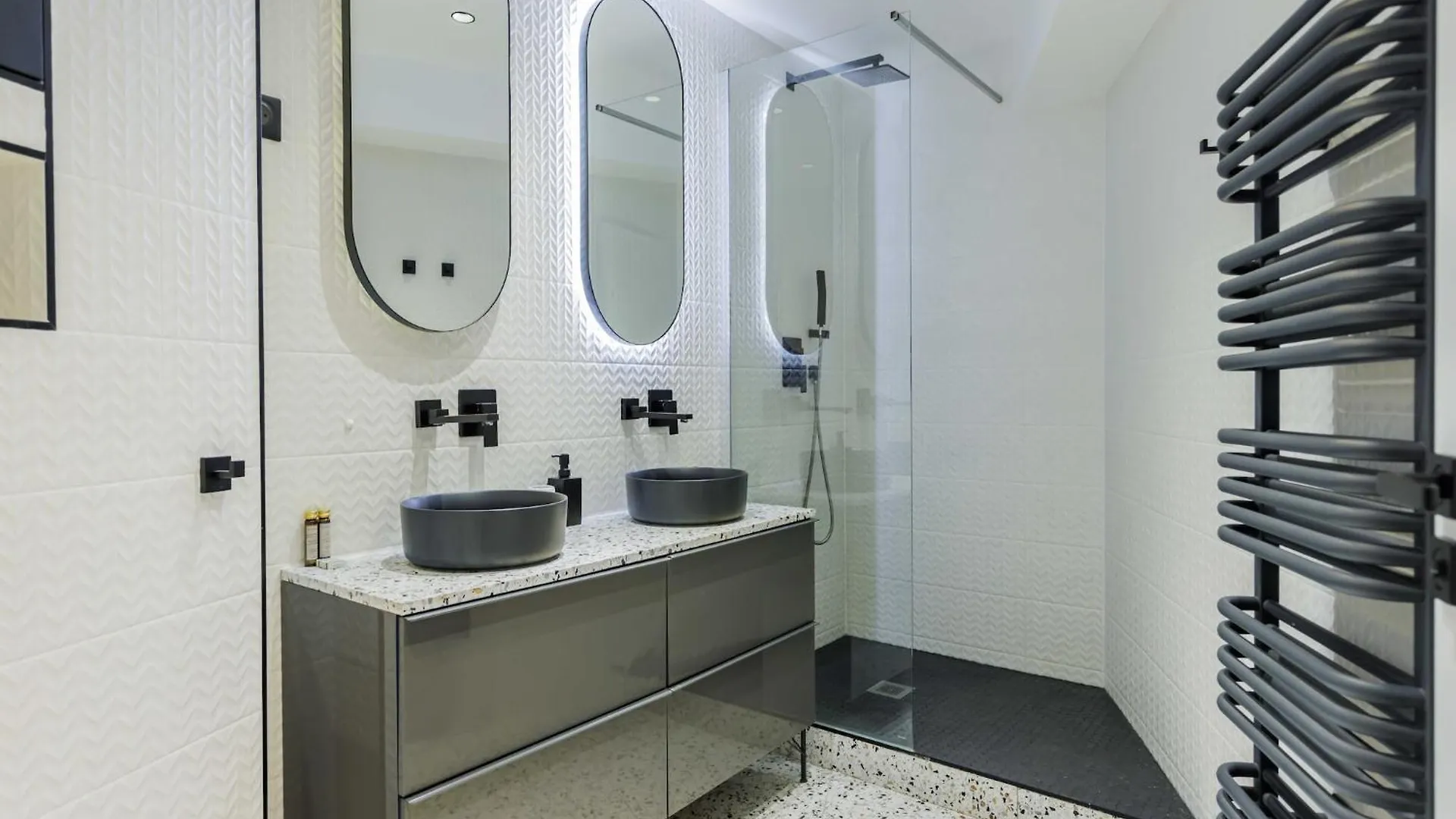 Lovely Apartment - 3Br 6P - Canal St Martin Paris France